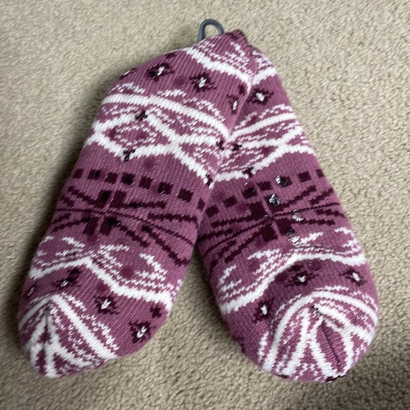 New with tag slippers - Picture 2 of 3